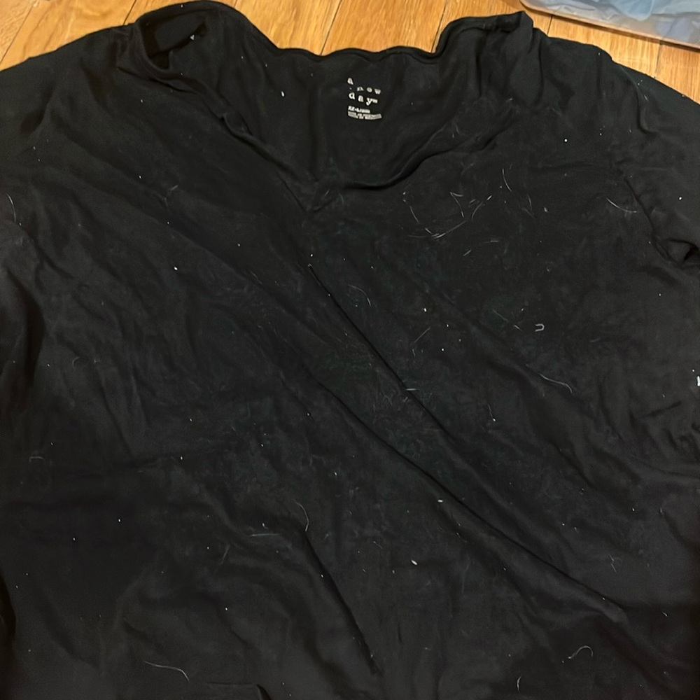 2 black T-shirts